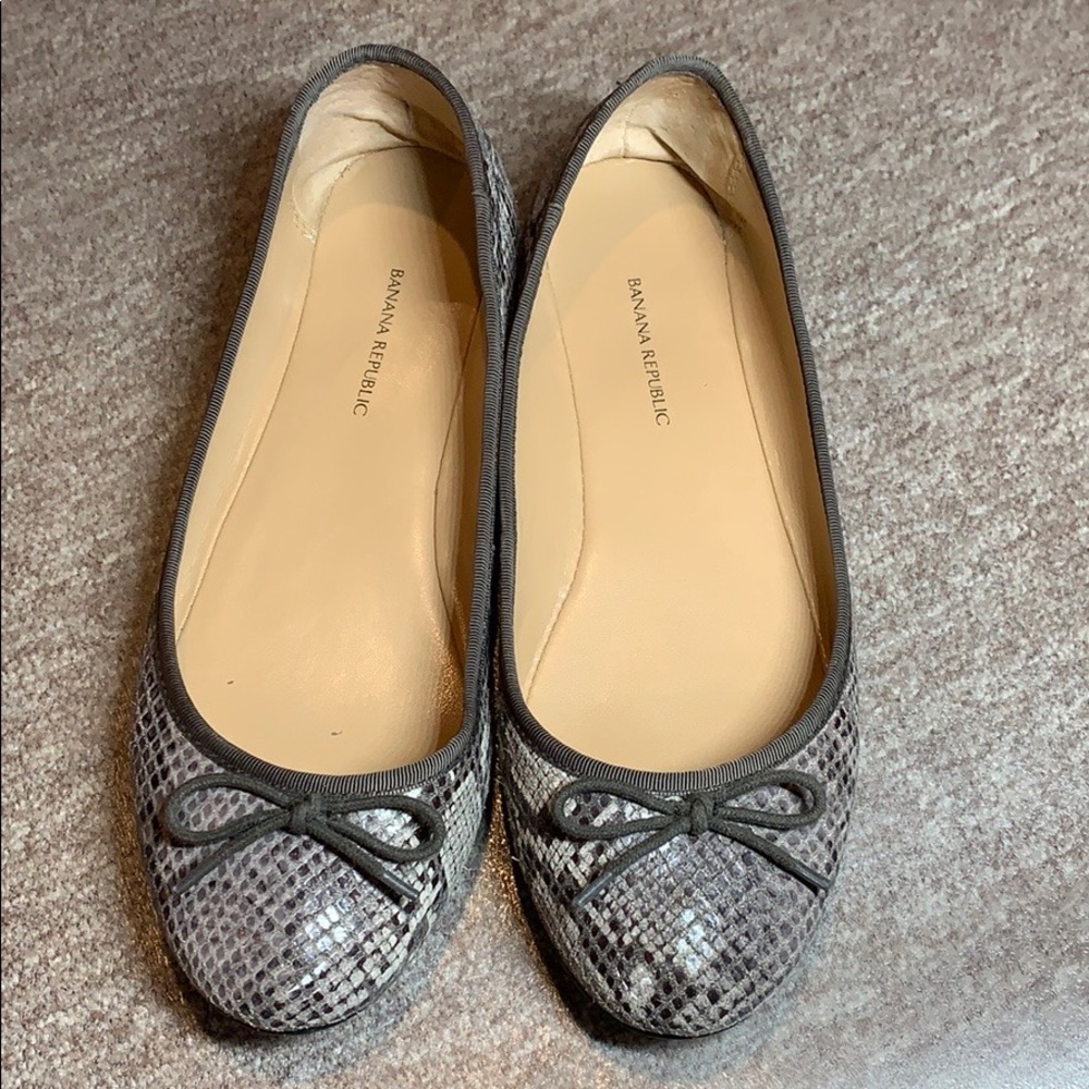 Banana republic flats